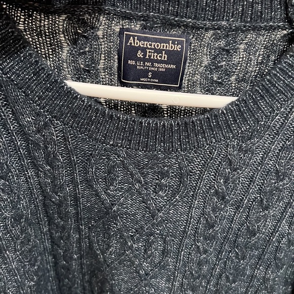ABERCROMBIE NAVY SWEATER - Picture 2 of 4